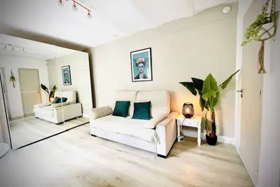 Image de Maisonette bas Suquet with quiet terrace, 200m from the beaches, near the Palace