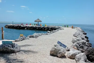 Image de Islamorada Affordable 2023 2\/2\n Ocean Views\nNeighborhood jetty & tiki -sunsets\n
