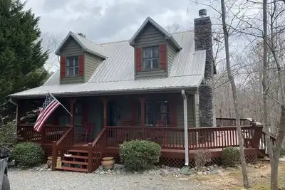 Image de Eagle Mountain River Retreat 4/3 Pool Table, Jacuzzi & more