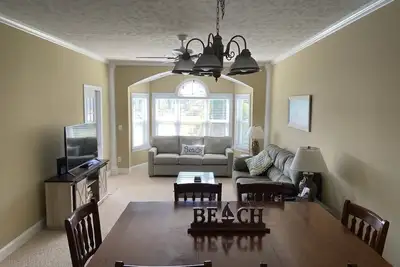 Image de Spacious Condo in a Quiet, Gated Community!