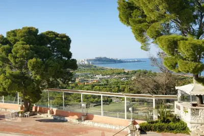 Image de Relax, Natura, Mare in Appartamento Comfort con Veranda Privata e Vista Mare