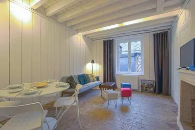 Image de 34 Notre Dame - Jolie Maison En Triplex - Proche Du Port