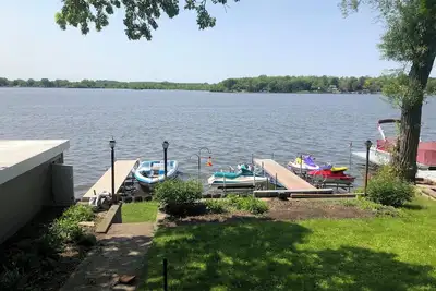 Image de Lakefront home Wonder Lake Il - Close to Lake Geneva and Twin Lakes Wi