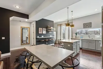 Image de Southern Oasis Minutes to Dt, Gulch, WeHo and 12s