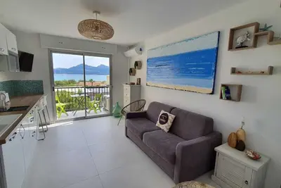 Image de Très joli studio refait à neuf à 2 pas de la mer