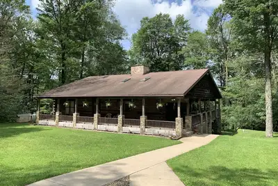 Image de Beautiful log home retreat located on the Northwest peak of Pa\/ New York boarder