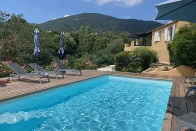 Image de Loue Villa de charme  à Cavalaire - 4 chambres /8 couchages - piscine - Clim