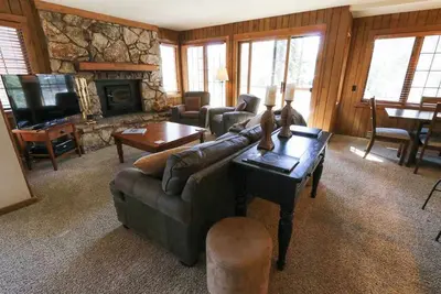 Image de Mountainback Condo - Walking Distance to Canyon Lodge