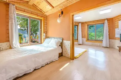 Image de Tongyoung Blue House Spa Pension