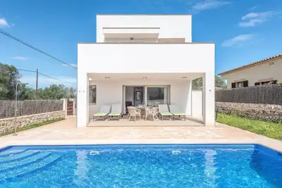 Garlanda 1 - Modern villa with private pool near paradisaical beach. Free Wifi.