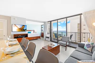 Image de Heart of Waikiki: Ocean View Condo w/ Free Parking