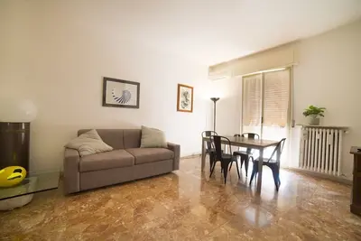 Image de Ampio alloggio con terrazzo a due passi dall\\'Arena