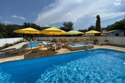 Image de Le Petit Paradis Provençal (Lavandin 2)