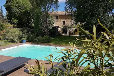 Image de Mas des 3 pierres avec piscine à Vaison la Romaine
