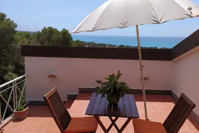 Monolocale in Villa con Terrazza Solarium e Splendida Vista Mare