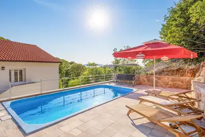 Image de Superbe maison de 6 chambres à Lukovo