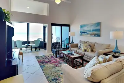 Image de Palm Beach Club #236 | Water + Gulf Views, Balcony