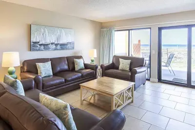 Image de Surf Dweller #105 | Ground Floor, Gulf Views!