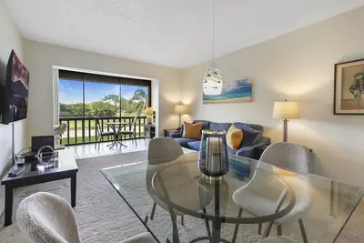 Image de Peaceful 1bed/1bath Condo Golf & Lake views in the Meadows