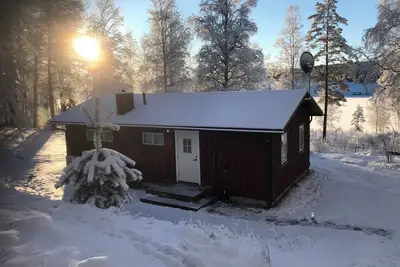 Image de Gemütliches Ferienhaus am See in Schweden Hällefors