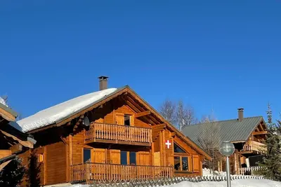 Image de Chalet Individuel 9 personnes départ et retour skis aux pieds