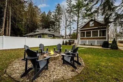Image de (3 Nt Min! ) Beautiful Union Pier Home Close To Beach & Downtown, Hot Tub!