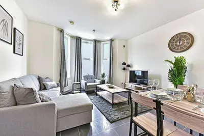 Image de West Ealing Serviced Apartment B - 2 Bedroom 2 Bath Parking Near Station