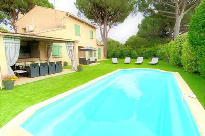 Image de Villa avec piscine à deux pas de la mer et du centre ville