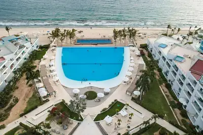 Image de Luxury beach condo in Aria Ocean