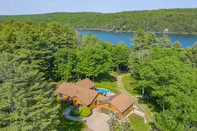 Image de Make Shimmering River Retreat your Maine Coastal getaway!