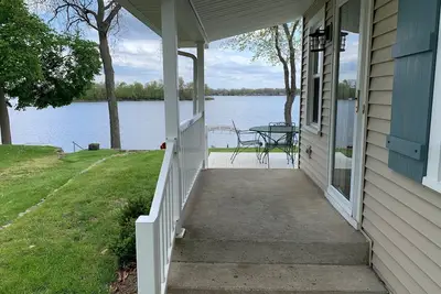 Image de Nicely Appointed, Comfy Cottage On The Lake with Awesome Views - Sleeps 10