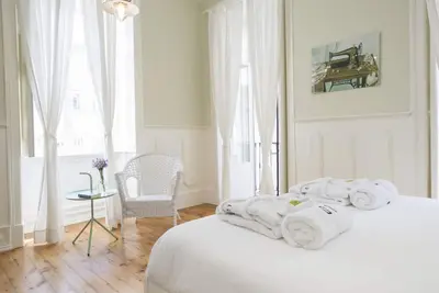 Image de Lisbon Dreams - Estrela Dressmaker Suite