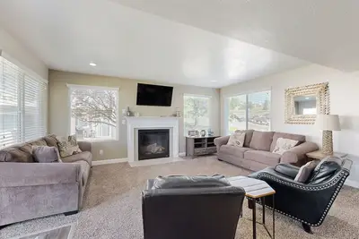Image de Wonderful Lake Retreat W/ Great Views, Large Deck & Patio, Gas Grill & WiFi