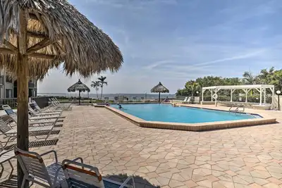 Image de Resort Retreat w/ Private Porch + Water Views