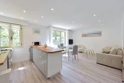 Image de 2p en centre ville à 2min à pied de la Croisette