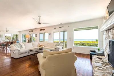 Image de Gorgeous Beach Villa, with Private Access to Beach