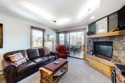 Image de Idyllic Ski Condo w/ Fast WiFi & a Gas Fireplace plus Shared Pool & Hot Tub