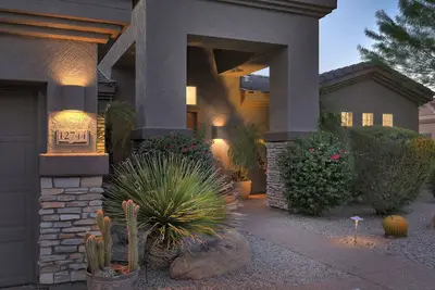 Image de Gated Community w/heated Pool