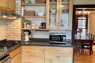 Image de Cate's Place:  Charming home just minutes from Ice Age Trail & Neshotah Beach