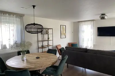 Luxe 5-persoons Chalet op Familiecamping