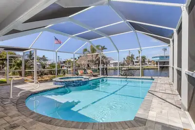 Image de Tropical Paradise! Gorgeous 3/3 Pool Home!