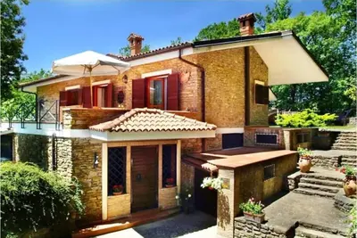 Image de Villa in Pietra con Piscina Privata