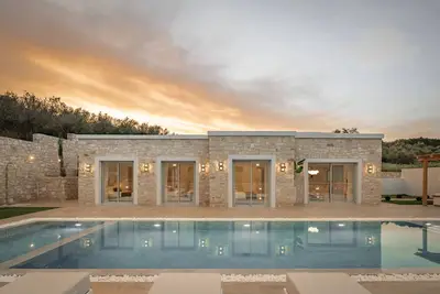 Image de Ayali Villa I, a divine luxury homestay! Private Pool & Outdoor Whirlpool