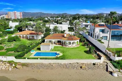 Image de 1100 - Beach Front Villa