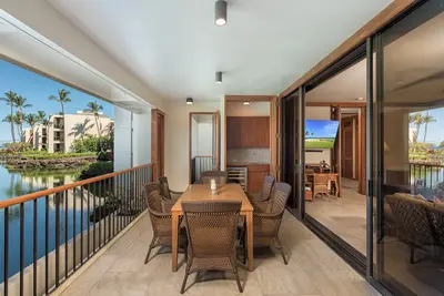 Image de Prime Oceanfront Condo, walk to beach!