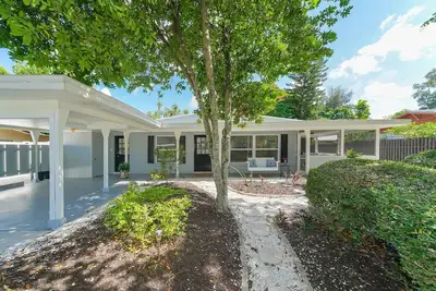 Image de Sparkling Rental Close to Beaches and Downtown