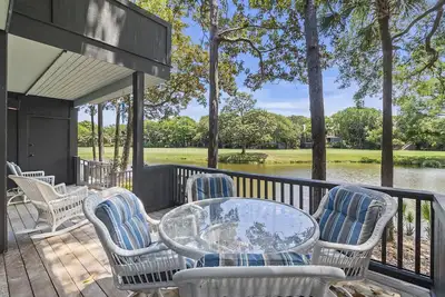 Image de Recently Upgraded Turtle Point Villa- Great Lagoon and Golf Views! Popular East Beach Location!
