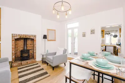 Image de Beautiful Canal Side Home in the Heart of Chester