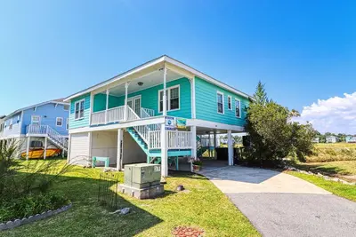 Image de SEAcret Haven - Fully Renovated 3 Bedroom, 2 Bathroom Home With Marsh Views