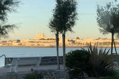 Image de villa avec piscine proche de la plage